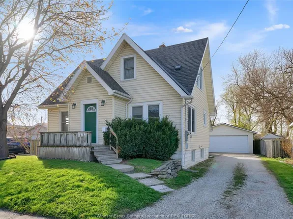 77 Park Ave W, Chatham Kent, ON N7M 1V8