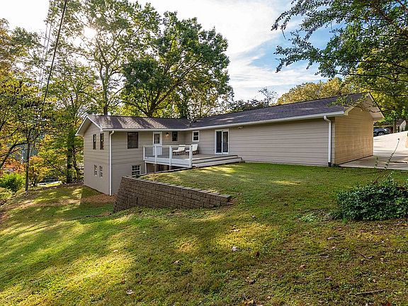 4th image of 4556 N Ravenwood Dr