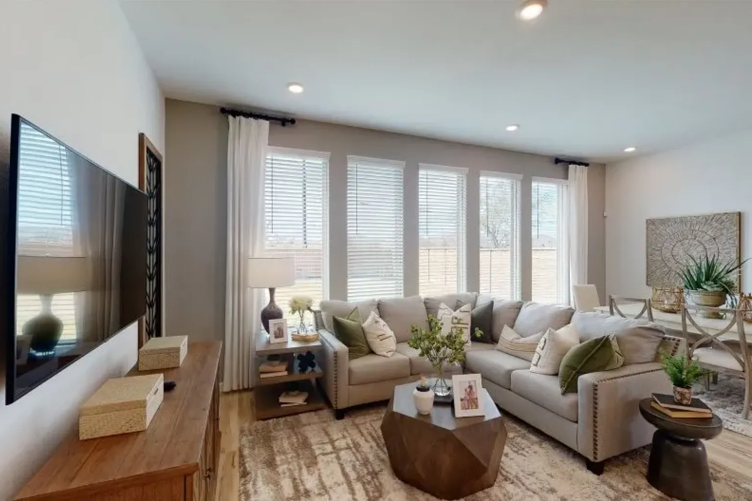 Foggy Vine Court 5607 - . — Photo 3