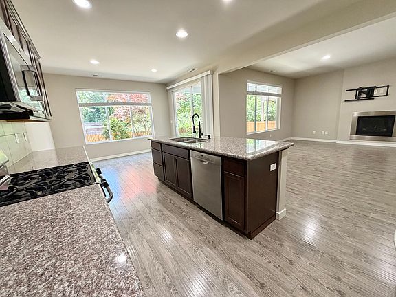 4th image of 9229 5th Dr SE