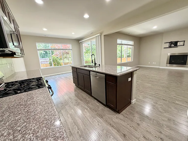 9229 5th Dr SE — Photo 4