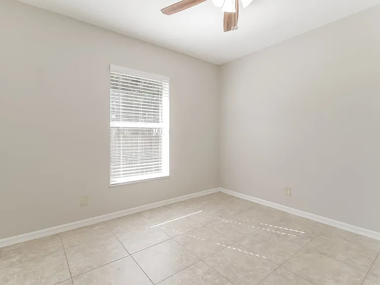 1018 SW 9th Ct — Photo 13