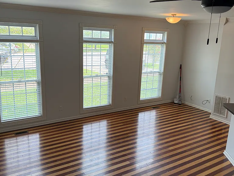1537 Arthur Ave — Photo 3