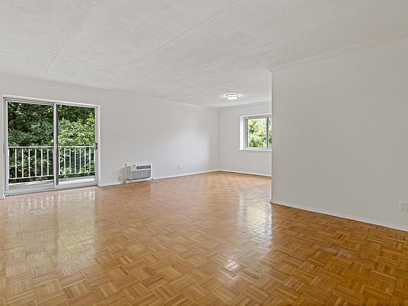 5th image of 416 Benedict Ave APT 6B