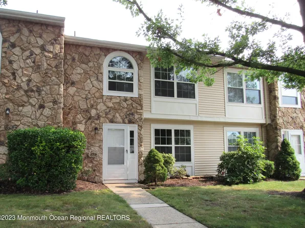 22 Karen Drive, Tinton Falls, NJ 07753