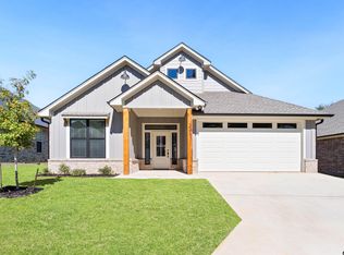 3057 Royal Garden Rd, Tyler, TX 75701