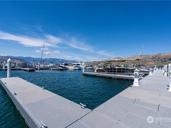 1350 W Woodin Avenue #D3, Chelan, WA 98816