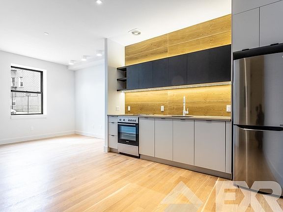 3rd image of 287 Powers St #1T