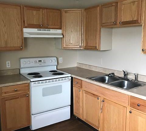3rd image of 503 Beauford Pl