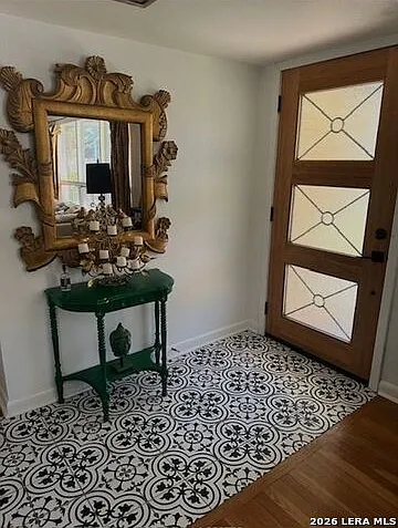 3 bed, 2.0 bath, 2200 sqft, $2,495 — Photo 4