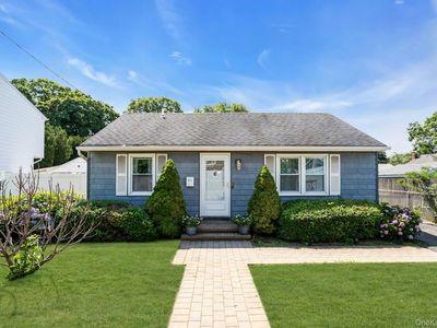 6 Linton Court, West Babylon, NY, 11704