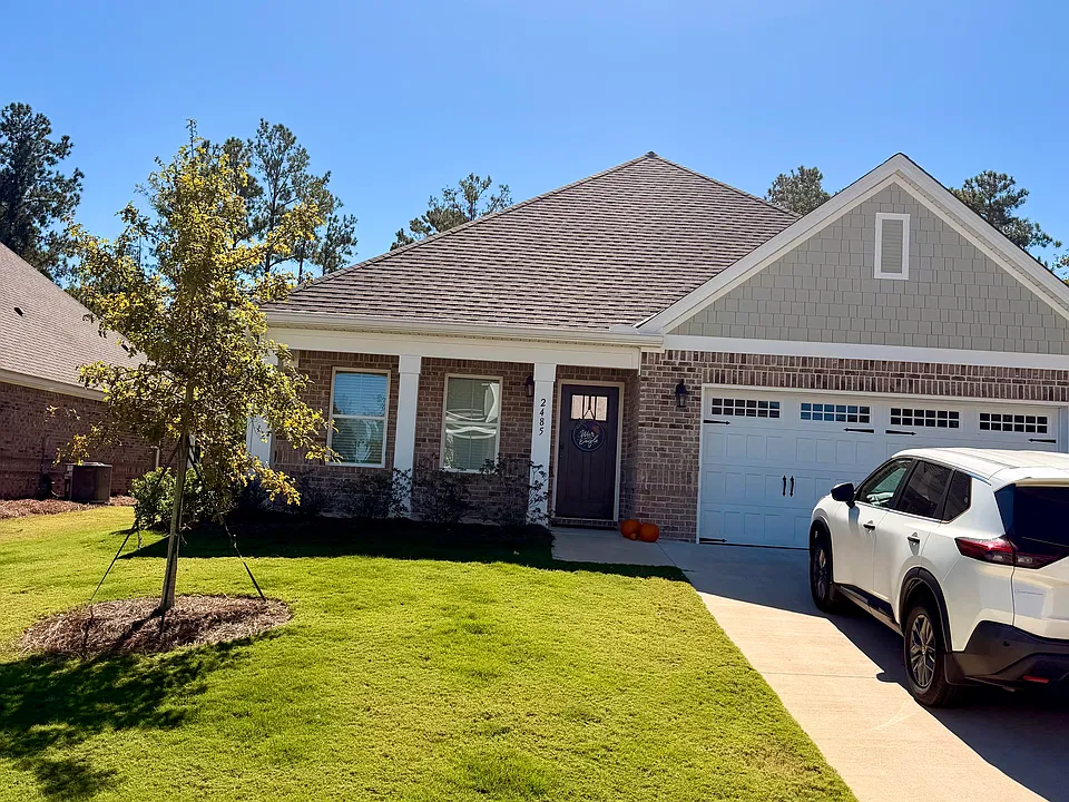 2485 Ridgecrest Dr