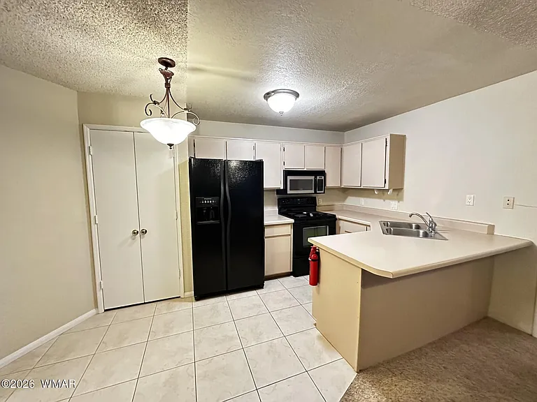 2700 S White Mountain Rd — Photo 5