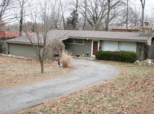 7435 Juniper St, Prairie Village, KS 66208