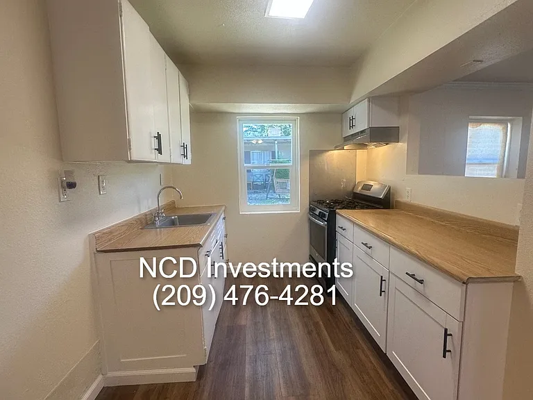 2515 N Franklin Ave #A — Photo 6