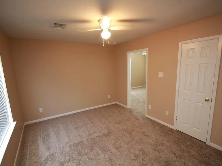 6418 Mountain Pines Ln — Photo 8