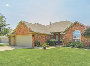 616 Summit Bnd, Norman, OK 73071