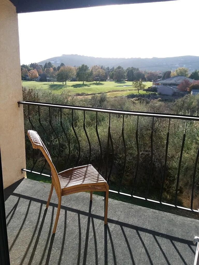 2 bed, 898 sqft, $1,850 — Photo 1