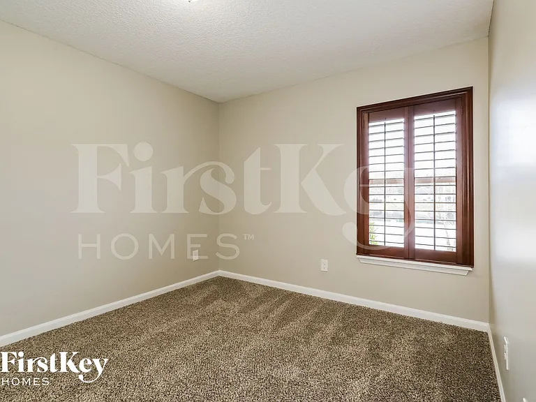5668 Village Pond Cir — Photo 12