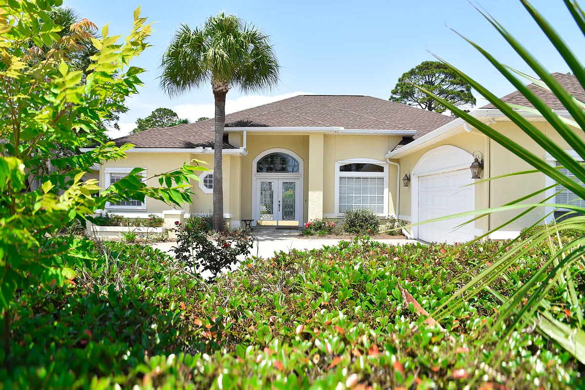 Front of House - 140 Grand Heron Dr
