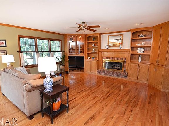 3rd image of 2905 Carlene Dr