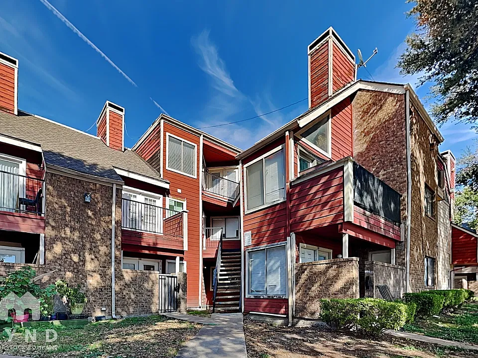 9805 Walnut St #C305