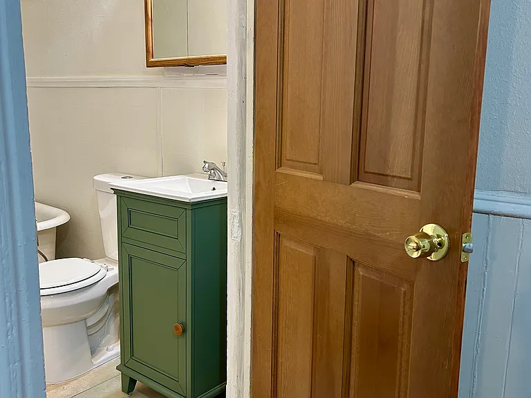 750 Prouty Ave #1 — Photo 5