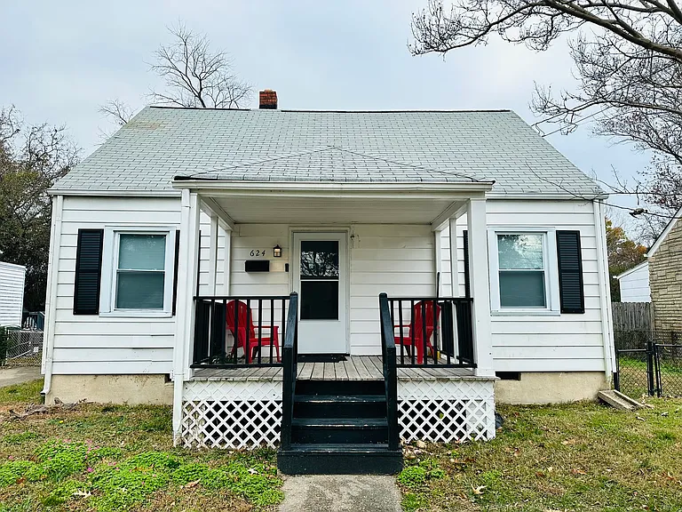 624 Chapel St — Photo 1