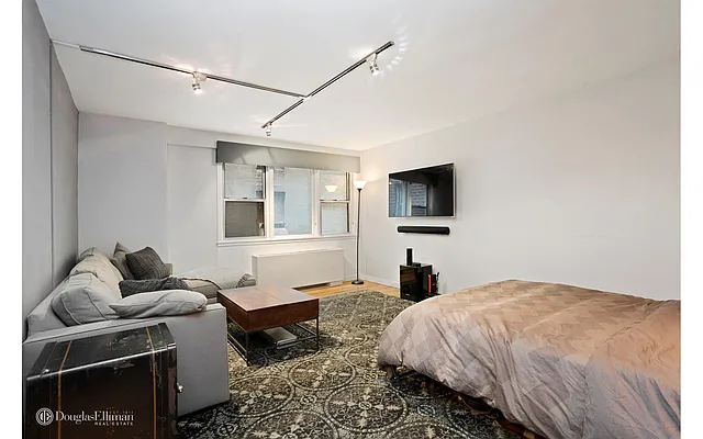 Rented by Douglas Elliman | media 17