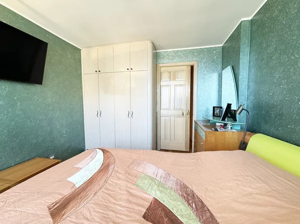 601 Surf Avenue image 10 of 23