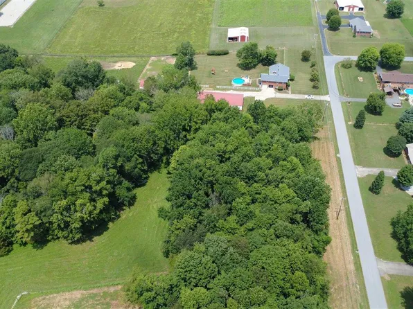 9 Delia Dr, Campbellsville, KY 42718
