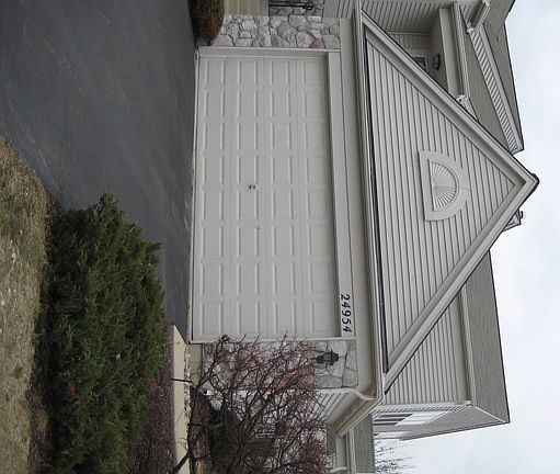 3rd image of 24954 Franklin Ln