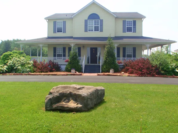 22 Saint Lawrence Cres, Waddington, NY 13694