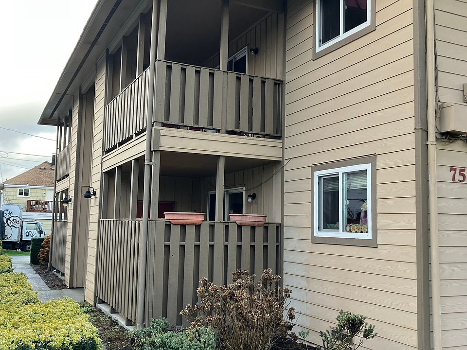 1st image of 759 S 40th St #4