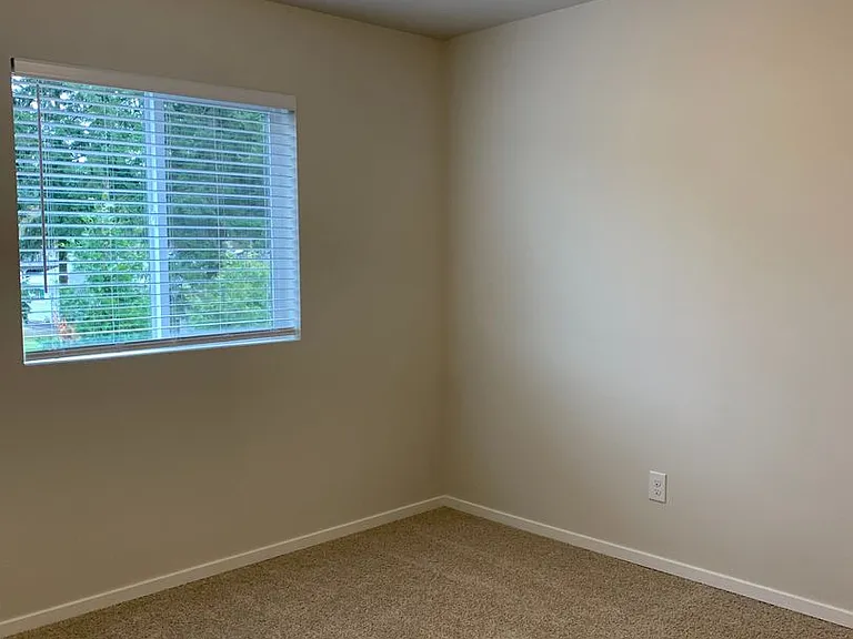 537 NE 138th Pl — Photo 25