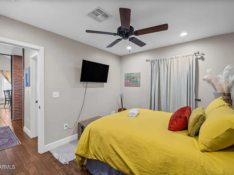 4402 E Turney Ave — Photo 28