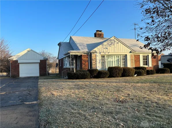 566 Westbrook Rd, Brookville, OH 45309