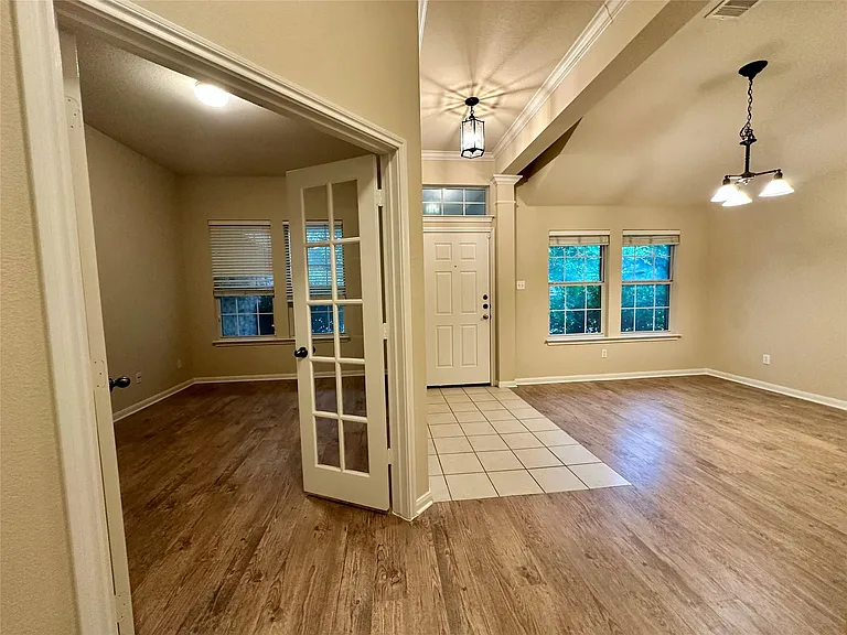 315 Sendero Ln — Photo 5