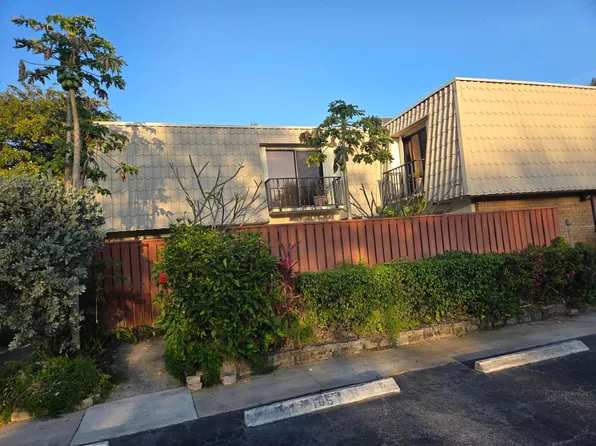 1700 Embassy Drive #512, West Palm Beach, FL 33401