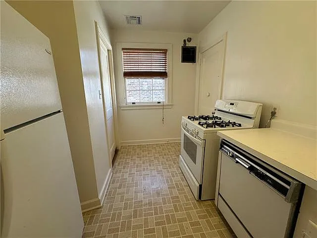 2 bed, 1.0 bath, 1274 sqft, $1,800 — Photo 4