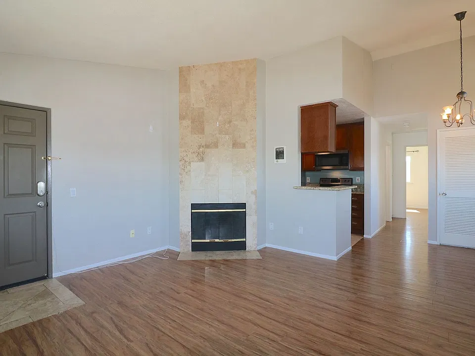 4377 Wilson Ave #3
