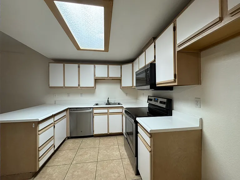 317 Phyllis Dr #2 — Photo 22