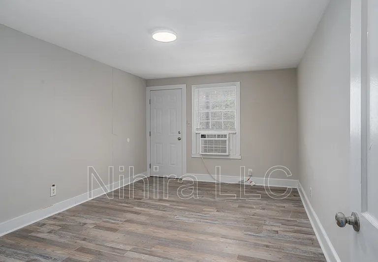 814 Sunset Ave #1 — Photo 11
