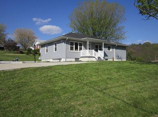 8 Hilltop Acres Rd, Washington, PA 15301