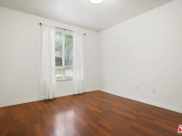100 S Alameda St #115 — Photo 16