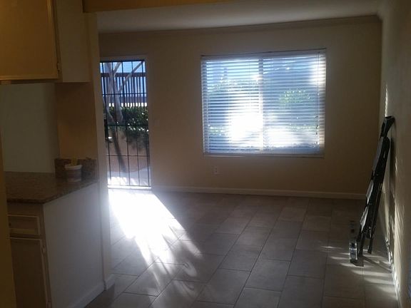 5th image of 615 Vine St Unit 23