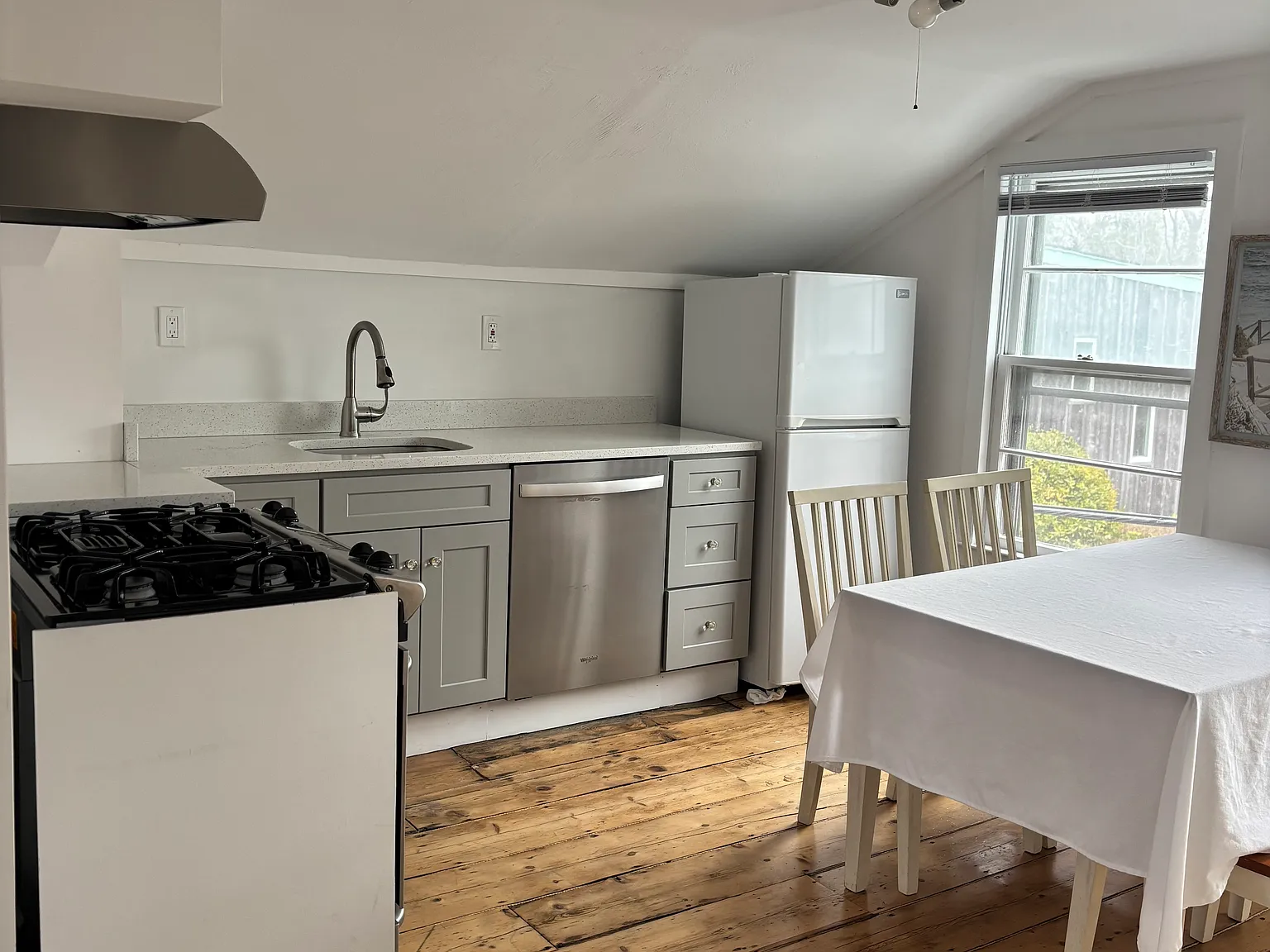 Sag Harbor Village Apartment — Photo 4
