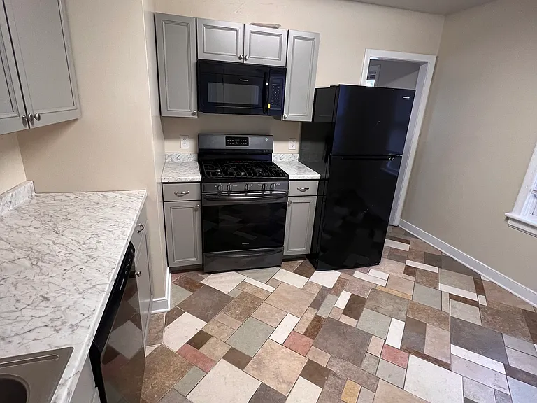 1433 Minefee St — Photo 8