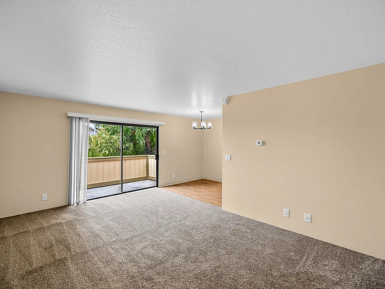 The Peppertree Apartments — Photo 34