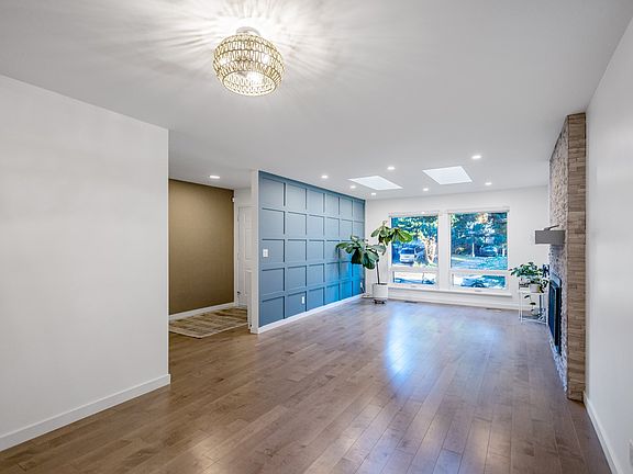 3rd image of 2670 Burnside Pl